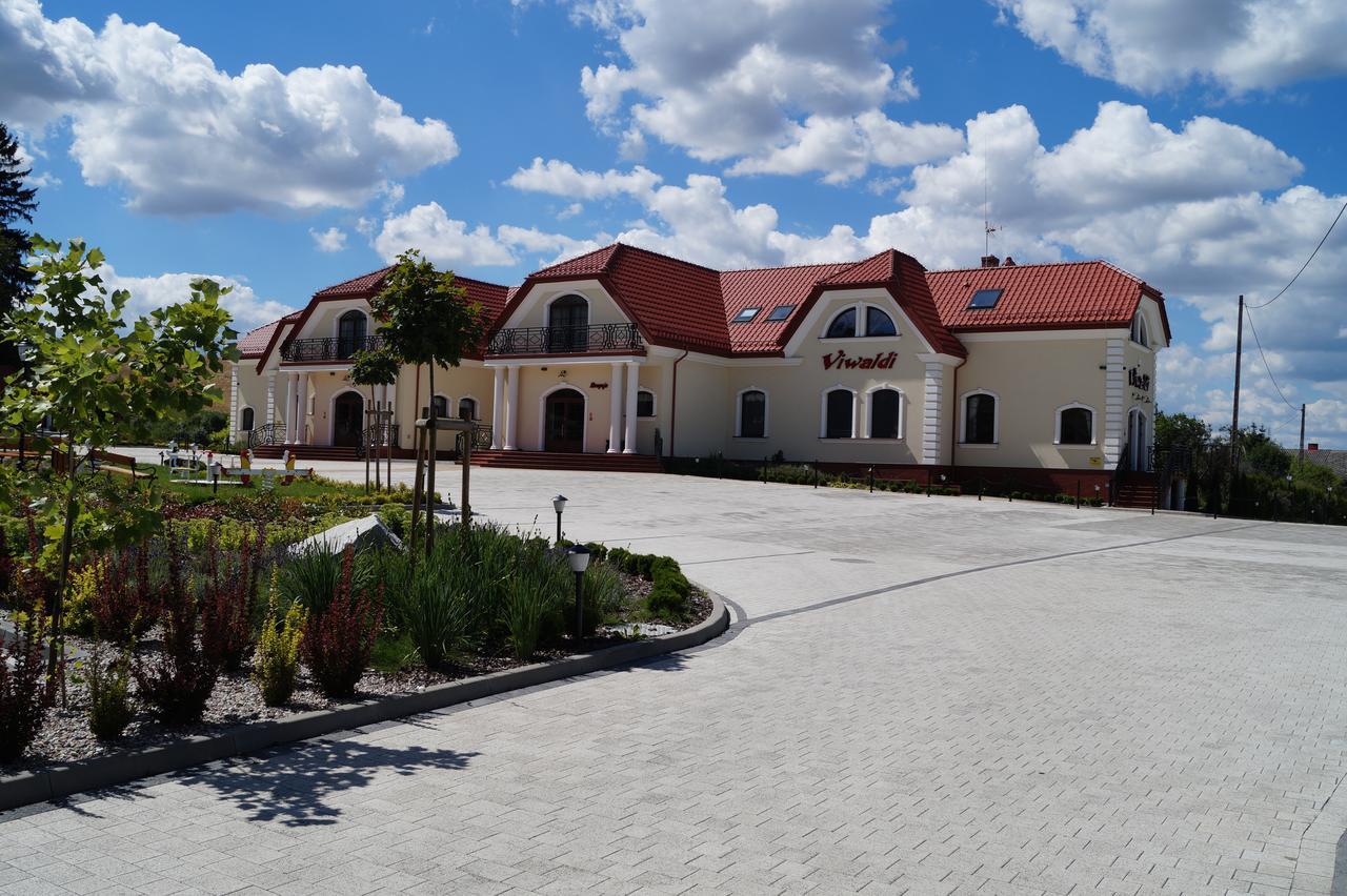 Hotel Viwaldi Baruchowo Exterior photo